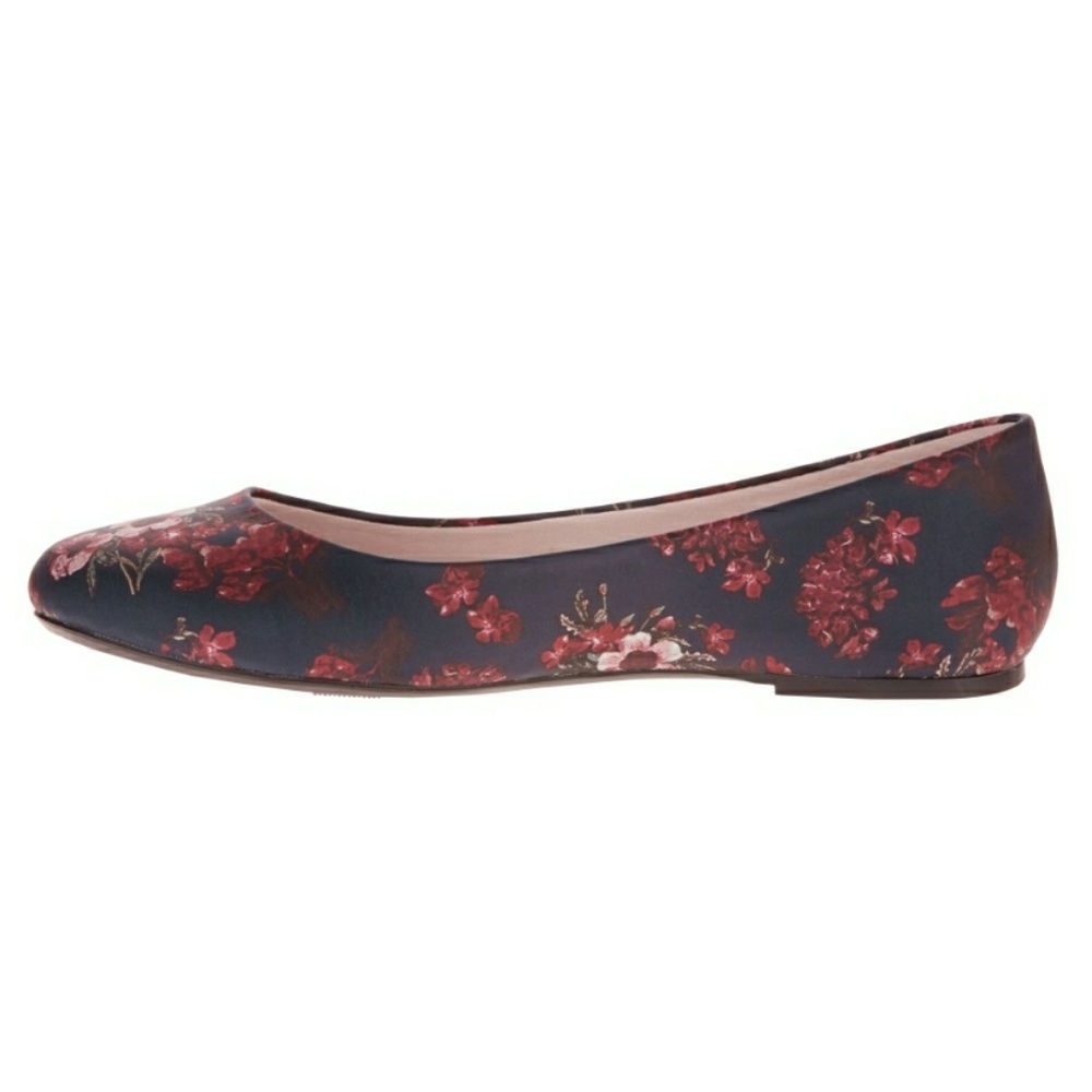 Women's Classic Flats - Picture 2 of 8